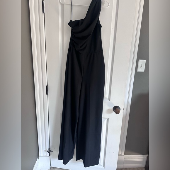 NWT Abercrombie Black One-Shoulder jumpsuit, sz Medium Tall - Picture 3 of 5
